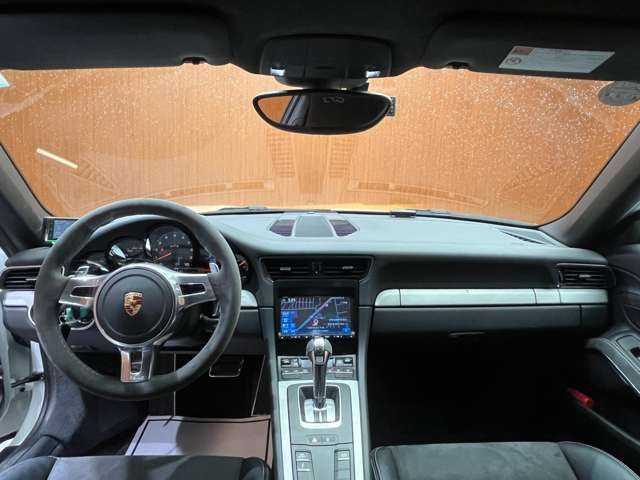 ポルシェ ９１１ GT3 千葉県 2014(平26)年 4万km 白 ナビ　/バックカメラ　/ハーフレザーシート　/パワーシート　/スポーツエキゾースト/キーレス　/HIDヘッドライト　/オートライト　/20インチAW　/ETC　/クルーズコントロール