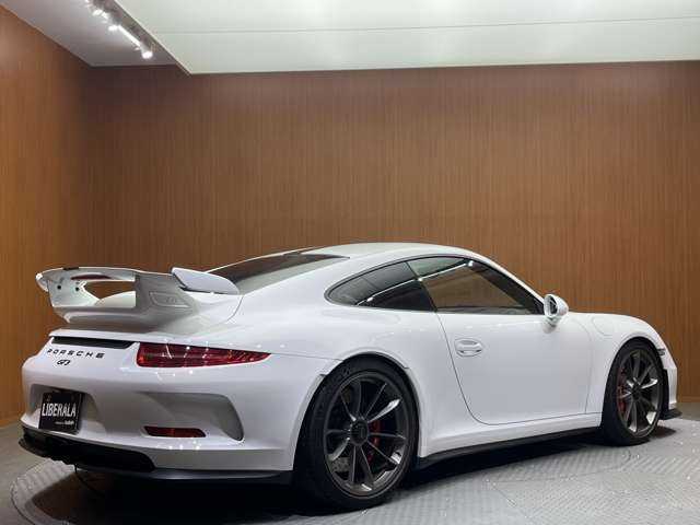 ポルシェ ９１１ GT3 千葉県 2014(平26)年 4万km 白 ナビ　/バックカメラ　/ハーフレザーシート　/パワーシート　/スポーツエキゾースト/キーレス　/HIDヘッドライト　/オートライト　/20インチAW　/ETC　/クルーズコントロール