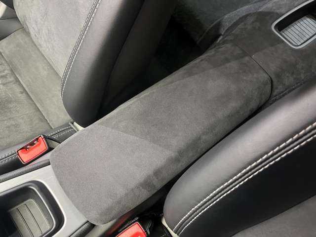 ポルシェ ９１１ GT3 千葉県 2014(平26)年 4万km 白 ナビ　/バックカメラ　/ハーフレザーシート　/パワーシート　/スポーツエキゾースト/キーレス　/HIDヘッドライト　/オートライト　/20インチAW　/ETC　/クルーズコントロール