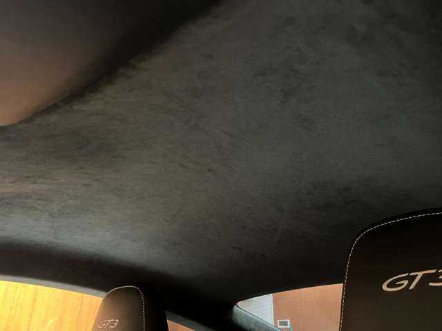 ポルシェ ９１１ GT3 千葉県 2014(平26)年 4万km 白 ナビ　/バックカメラ　/ハーフレザーシート　/パワーシート　/スポーツエキゾースト/キーレス　/HIDヘッドライト　/オートライト　/20インチAW　/ETC　/クルーズコントロール