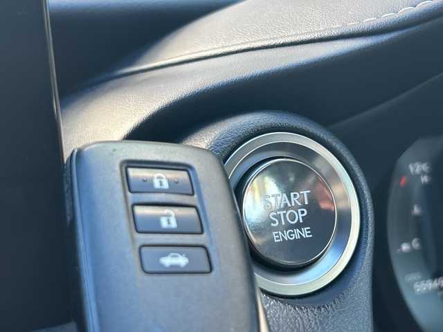 レクサス ＩＳ 300 Fスポーツ モードブラック 埼玉県 2021(令3)年 5.6万km ソニッククロム 純正ナビ　/フルセグ/DVD/CD/BT/USB/AUX/Miracast/サンルーフ　/全周囲カメラ　/前後ドライブレコーダー　/ビルトインＥＴＣ2.0/ハンドルヒーター　/前席シートヒーター　/前席エアーシート　/運転席メモリーシート　/ＡＣＣ　/オートライト/オートハイビーム/アイドリングストップ/オートホールド/電動パーキング/パドルシフト/レーンキープアシスト/横滑り防止/BSM/PCS/PKSA/PKSB/RSA/ルーフスポイラー/スマートキー２本　/保証書　/取扱説明書