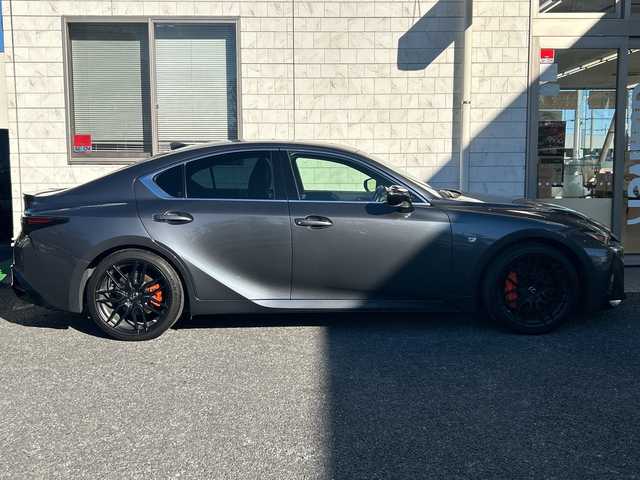 レクサス ＩＳ 300 Fスポーツ モードブラック 埼玉県 2021(令3)年 5.6万km ソニッククロム 純正ナビ　/フルセグ/DVD/CD/BT/USB/AUX/Miracast/サンルーフ　/全周囲カメラ　/前後ドライブレコーダー　/ビルトインＥＴＣ2.0/ハンドルヒーター　/前席シートヒーター　/前席エアーシート　/運転席メモリーシート　/ＡＣＣ　/オートライト/オートハイビーム/アイドリングストップ/オートホールド/電動パーキング/パドルシフト/レーンキープアシスト/横滑り防止/BSM/PCS/PKSA/PKSB/RSA/ルーフスポイラー/スマートキー２本　/保証書　/取扱説明書