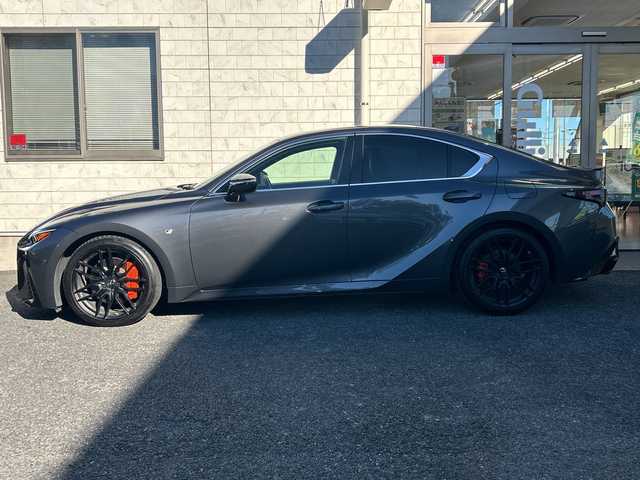 レクサス ＩＳ 300 Fスポーツ モードブラック 埼玉県 2021(令3)年 5.6万km ソニッククロム 純正ナビ　/フルセグ/DVD/CD/BT/USB/AUX/Miracast/サンルーフ　/全周囲カメラ　/前後ドライブレコーダー　/ビルトインＥＴＣ2.0/ハンドルヒーター　/前席シートヒーター　/前席エアーシート　/運転席メモリーシート　/ＡＣＣ　/オートライト/オートハイビーム/アイドリングストップ/オートホールド/電動パーキング/パドルシフト/レーンキープアシスト/横滑り防止/BSM/PCS/PKSA/PKSB/RSA/ルーフスポイラー/スマートキー２本　/保証書　/取扱説明書