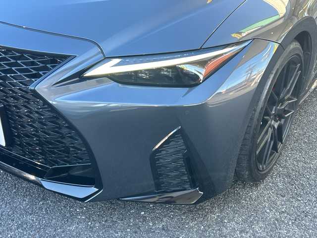 レクサス ＩＳ 300 Fスポーツ モードブラック 埼玉県 2021(令3)年 5.6万km ソニッククロム 純正ナビ　/フルセグ/DVD/CD/BT/USB/AUX/Miracast/サンルーフ　/全周囲カメラ　/前後ドライブレコーダー　/ビルトインＥＴＣ2.0/ハンドルヒーター　/前席シートヒーター　/前席エアーシート　/運転席メモリーシート　/ＡＣＣ　/オートライト/オートハイビーム/アイドリングストップ/オートホールド/電動パーキング/パドルシフト/レーンキープアシスト/横滑り防止/BSM/PCS/PKSA/PKSB/RSA/ルーフスポイラー/スマートキー２本　/保証書　/取扱説明書