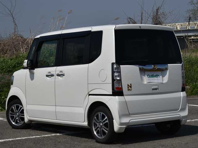 ホンダ Ｎ ＢＯＸ G SSパッケージ 福岡県 2013(平25)年 7.6万km プレミアムホワイトパール 純正ナビ【VXM-122VF】/　CD/DVD/フルセグTV/BT/スマートキー/プッシュスタート/両側パワースライドドア/バックカメラ/ステアリングスイッチ/電動格納ミラー/純正HIDヘッドライト/純正14インチアルミ/純正フロアマット/ETC