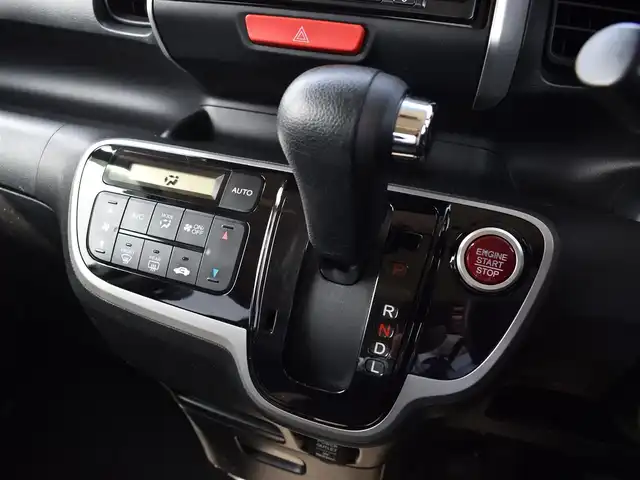 ホンダ Ｎ ＢＯＸ G SSパッケージ 福岡県 2013(平25)年 7.6万km プレミアムホワイトパール 純正ナビ【VXM-122VF】/　CD/DVD/フルセグTV/BT/スマートキー/プッシュスタート/両側パワースライドドア/バックカメラ/ステアリングスイッチ/電動格納ミラー/純正HIDヘッドライト/純正14インチアルミ/純正フロアマット/ETC