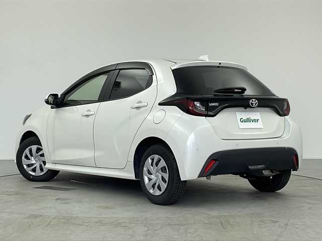 トヨタ ヤリス X 愛知県 2020(令2)年 3.5万km ホワイトパールクリスタルシャイン 純正9インチナビ/ＡＭ/ＦＭ/Bluetooth/フルセグTV/全方位カメラ/クルーズコントロール/衝突被害軽減システム/レーンアシスト/LEDヘッドライト/エアコン/盗難防止装置/横滑り防止装置/車線逸脱警報/オートライト/オートマチックハイビーム/スマートキー/プッシュスタート/純正フロアマット/ステアリングスイッチ/電動格納ミラー/コーナーセンサー/ドアバイザー