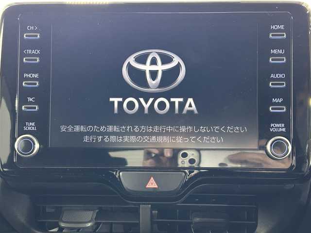 トヨタ ヤリス X 愛知県 2020(令2)年 3.5万km ホワイトパールクリスタルシャイン 純正9インチナビ/ＡＭ/ＦＭ/Bluetooth/フルセグTV/全方位カメラ/クルーズコントロール/衝突被害軽減システム/レーンアシスト/LEDヘッドライト/エアコン/盗難防止装置/横滑り防止装置/車線逸脱警報/オートライト/オートマチックハイビーム/スマートキー/プッシュスタート/純正フロアマット/ステアリングスイッチ/電動格納ミラー/コーナーセンサー/ドアバイザー