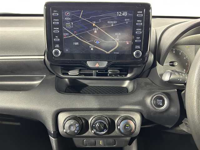 トヨタ ヤリス X 愛知県 2020(令2)年 3.5万km ホワイトパールクリスタルシャイン 純正9インチナビ/ＡＭ/ＦＭ/Bluetooth/フルセグTV/全方位カメラ/クルーズコントロール/衝突被害軽減システム/レーンアシスト/LEDヘッドライト/エアコン/盗難防止装置/横滑り防止装置/車線逸脱警報/オートライト/オートマチックハイビーム/スマートキー/プッシュスタート/純正フロアマット/ステアリングスイッチ/電動格納ミラー/コーナーセンサー/ドアバイザー