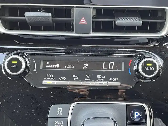 トヨタ アクア X 島根県 2022(令4)年 5.9万km プラチナホワイトパールマイカ トヨタセーフティセンス/純正ディスプレイナビ/Bluetooth/バックカメラ/レーダークルーズコントロール/レーンキープ/LEDオートライト/オートマチックハイビーム /ステアリングスイッチ/スマートキー/プッシュスタート /フロアマット/ビルトインETC