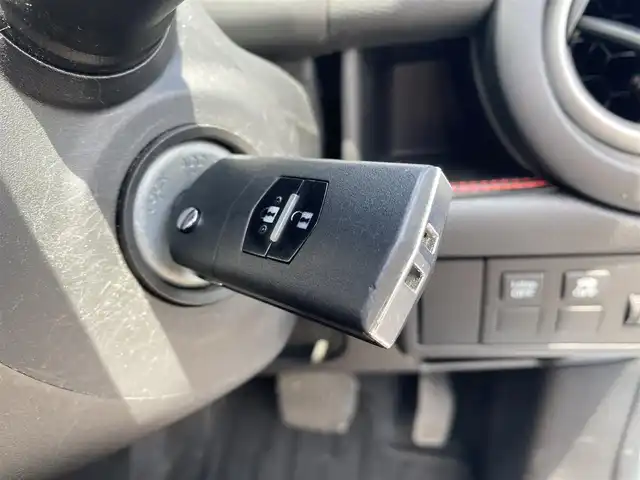マツダ デミオ 13－スカイアクティブ 福岡県 2014(平26)年 9.4万km アクアティックブルーマイカ ・純正ナビ/USB/CD/・リモコンキー/・アイドリングストップ/・ワンセグ/・取扱説明書