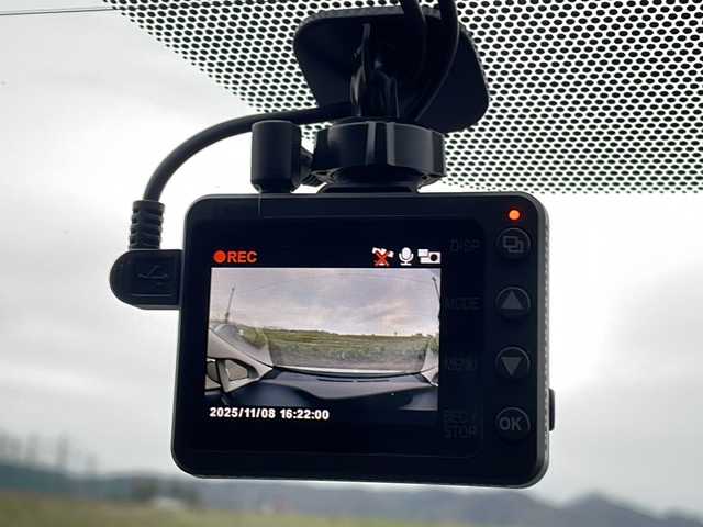 トヨタ プリウス S 新潟県 2009(平21)年 3.3万km スーパーホワイトⅡ 純正HDDナビ(NHZN-W59G)/CD/DVD/BT/フルセグテレビ/ミュージックサーバー/ETC/ドライブレコーダー/ステアリングスイッチ/スマートキー/プッシュスタート/オートライト/フォグランプ/純正15インチアルミホイール/社外15インチAW冬タイヤ車載