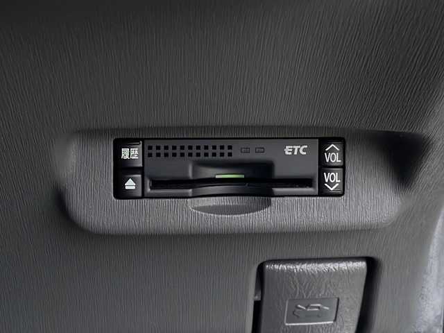 トヨタ プリウス S 新潟県 2009(平21)年 3.3万km スーパーホワイトⅡ 純正HDDナビ(NHZN-W59G)/CD/DVD/BT/フルセグテレビ/ミュージックサーバー/ETC/ドライブレコーダー/ステアリングスイッチ/スマートキー/プッシュスタート/オートライト/フォグランプ/純正15インチアルミホイール/社外15インチAW冬タイヤ車載