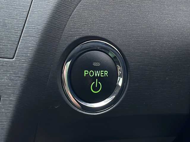 トヨタ プリウス S 新潟県 2009(平21)年 3.3万km スーパーホワイトⅡ 純正HDDナビ(NHZN-W59G)/CD/DVD/BT/フルセグテレビ/ミュージックサーバー/ETC/ドライブレコーダー/ステアリングスイッチ/スマートキー/プッシュスタート/オートライト/フォグランプ/純正15インチアルミホイール/社外15インチAW冬タイヤ車載