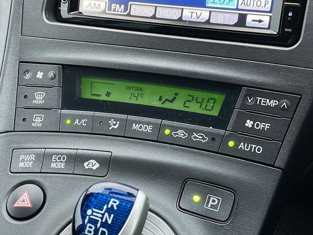 トヨタ プリウス S 新潟県 2009(平21)年 3.3万km スーパーホワイトⅡ 純正HDDナビ(NHZN-W59G)/CD/DVD/BT/フルセグテレビ/ミュージックサーバー/ETC/ドライブレコーダー/ステアリングスイッチ/スマートキー/プッシュスタート/オートライト/フォグランプ/純正15インチアルミホイール/社外15インチAW冬タイヤ車載