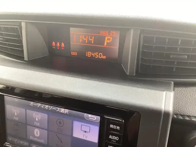 トヨタ タンク X S 鹿児島県 2017(平29)年 1.9万km マゼンタベリーマイカM ワンオーナー/純正ナビ(NSCD-W66)/バックカメラ/ステアリングスイッチ/コンフォートパッケージ/ ・シートヒーター(運転席/助手席)/ ・シートバックテーブル(運転席/助手席)/ ・運転席シートリフター/アームレスト/ ・助手席シートアンダートレイ/スマートアシスト2/ ・衝突回避支援ブレーキ機能/ ・衝突警報機能(対車両/歩行者)/ ・車線逸脱警報機能/ ・誤発進抑制制御機能/ ・先行車発進お知らせ機能/オートライト/LEDフロントフォグランプ/左パワースライドドア/右イージークローザー/スマートキー×2本/取説&保証書有り/H30/R1/2/3/4/5/6年 ディーラー記録簿あり/