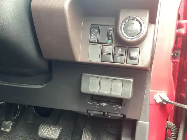 トヨタ タンク X S 鹿児島県 2017(平29)年 1.9万km マゼンタベリーマイカM ワンオーナー/純正ナビ(NSCD-W66)/バックカメラ/ステアリングスイッチ/コンフォートパッケージ/ ・シートヒーター(運転席/助手席)/ ・シートバックテーブル(運転席/助手席)/ ・運転席シートリフター/アームレスト/ ・助手席シートアンダートレイ/スマートアシスト2/ ・衝突回避支援ブレーキ機能/ ・衝突警報機能(対車両/歩行者)/ ・車線逸脱警報機能/ ・誤発進抑制制御機能/ ・先行車発進お知らせ機能/オートライト/LEDフロントフォグランプ/左パワースライドドア/右イージークローザー/スマートキー×2本/取説&保証書有り/H30/R1/2/3/4/5/6年 ディーラー記録簿あり/