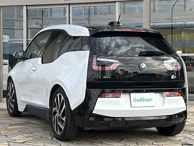 ＢＭＷ ｉ３ レンジエクステンダー 静岡県 2015(平27)年 2.3万km 白 純正ナビ/・FM/AM/・Bluetooth/・USB/・AUX/・電話/主要装備/・クルーズコントロール/・ＥＴＣ/・クリアランスソナー/・バックカメラ/・サイドカーテンエアバッグ/・オートライト/・電動パーキング/・パーキングアシスト/・ステアリングリモコン/・１９インチアルミホイール/・ＬＥＤヘッドライト