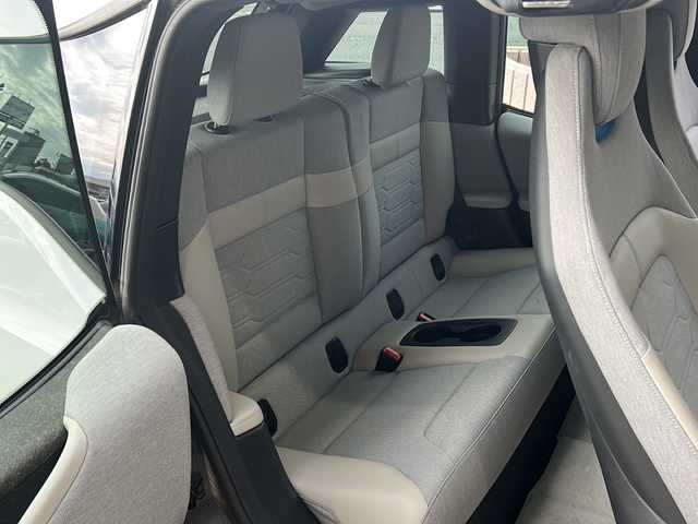 ＢＭＷ ｉ３ レンジエクステンダー 静岡県 2015(平27)年 2.3万km 白 純正ナビ/・FM/AM/・Bluetooth/・USB/・AUX/・電話/主要装備/・クルーズコントロール/・ＥＴＣ/・クリアランスソナー/・バックカメラ/・サイドカーテンエアバッグ/・オートライト/・電動パーキング/・パーキングアシスト/・ステアリングリモコン/・１９インチアルミホイール/・ＬＥＤヘッドライト