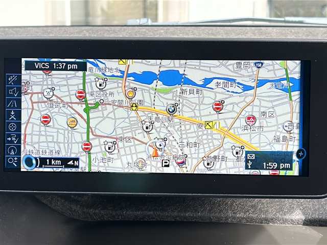 ＢＭＷ ｉ３ レンジエクステンダー 静岡県 2015(平27)年 2.3万km 白 純正ナビ/・FM/AM/・Bluetooth/・USB/・AUX/・電話/主要装備/・クルーズコントロール/・ＥＴＣ/・クリアランスソナー/・バックカメラ/・サイドカーテンエアバッグ/・オートライト/・電動パーキング/・パーキングアシスト/・ステアリングリモコン/・１９インチアルミホイール/・ＬＥＤヘッドライト