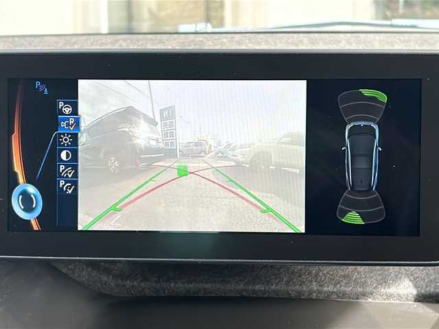 ＢＭＷ ｉ３ レンジエクステンダー 静岡県 2015(平27)年 2.3万km 白 純正ナビ/・FM/AM/・Bluetooth/・USB/・AUX/・電話/主要装備/・クルーズコントロール/・ＥＴＣ/・クリアランスソナー/・バックカメラ/・サイドカーテンエアバッグ/・オートライト/・電動パーキング/・パーキングアシスト/・ステアリングリモコン/・１９インチアルミホイール/・ＬＥＤヘッドライト