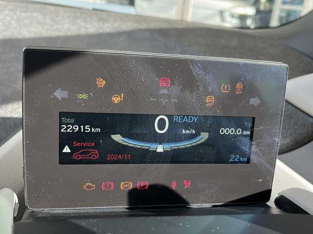 ＢＭＷ ｉ３ レンジエクステンダー 静岡県 2015(平27)年 2.3万km 白 純正ナビ/・FM/AM/・Bluetooth/・USB/・AUX/・電話/主要装備/・クルーズコントロール/・ＥＴＣ/・クリアランスソナー/・バックカメラ/・サイドカーテンエアバッグ/・オートライト/・電動パーキング/・パーキングアシスト/・ステアリングリモコン/・１９インチアルミホイール/・ＬＥＤヘッドライト