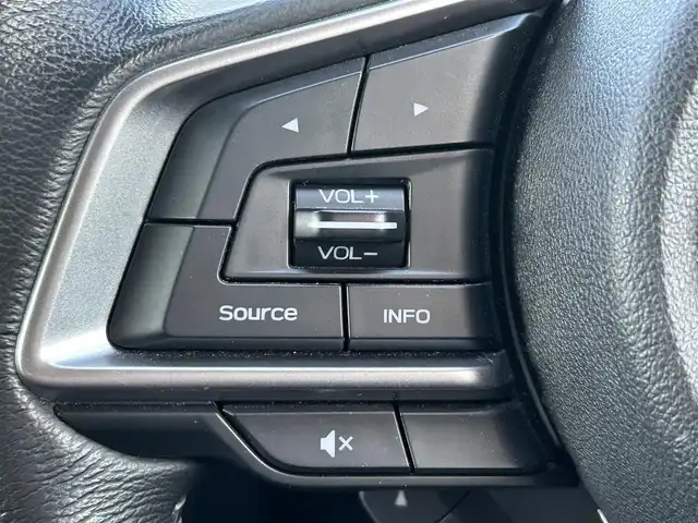 スバル インプレッサ スポーツ 1．6i－Lアイサイト 愛媛県 2017(平29)年 2.3万km ダークグレーメタリック 純正ナビ/フルセグTV/バックカメラ/アイサイト/レーダークルーズコントロール/ETC/パドルシフト/LEDヘッドライト/オートライト/純正AW/純正フロアマット/スマートキー/スペアキー/プッシュスタート