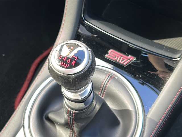 スバル ＷＲＸ ＳＴＩ STI タイプS 神奈川県 2018(平30)年 14.4万km クリスタルブラックシリカ 社外SDナビ/　Bluetooth/CD/DVD/USB/フルセグTV/バックカメラ/社外マフラー（純正品積込）/リアスポイラー/社外テールランプ（純正品積込）/ETC/純正19インチAW/純正フロアマット/LEDヘッドライト/オートライト/ハーフレザーシート/運転席パワーシート/運転席・助手席シートヒーター/保証書/取扱説明書/スペアキー