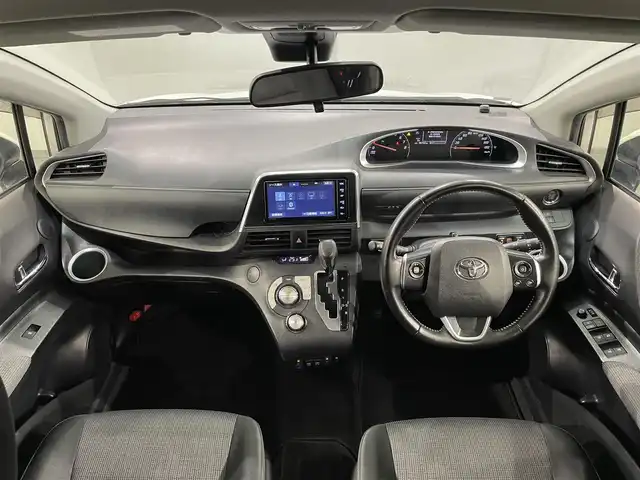 トヨタ シエンタ G セーフティエディション 愛知県 2020(令2)年 5.7万km ホワイトパールクリスタルシャイン 純正ナビ/衝突軽減ブレーキ/両側電動スライドドア/パノラミックビューモニター/ビルトインETC/シートヒーター/LEDヘッドライト/ステアリングヒーター/フルセグTV/Bluetooth/コーナーセンサー/レーンキープアシスト/オートハイビーム/プッシュスタート/スマートキー/CD/DVD再生/アイドリングストップ/ミュージックサーバー/純正フロアマット/オートライト/禁煙車/後期モデル/ウィンカーミラー/電動格納ミラー/フォグランプ/横滑り防止装置/オートエアコン/パーキングサポートブレーキ/先行車発進