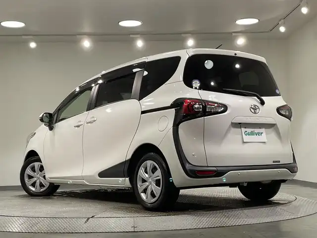 トヨタ シエンタ G セーフティエディション 愛知県 2020(令2)年 5.7万km ホワイトパールクリスタルシャイン 純正ナビ/衝突軽減ブレーキ/両側電動スライドドア/パノラミックビューモニター/ビルトインETC/シートヒーター/LEDヘッドライト/ステアリングヒーター/フルセグTV/Bluetooth/コーナーセンサー/レーンキープアシスト/オートハイビーム/プッシュスタート/スマートキー/CD/DVD再生/アイドリングストップ/ミュージックサーバー/純正フロアマット/オートライト/禁煙車/後期モデル/ウィンカーミラー/電動格納ミラー/フォグランプ/横滑り防止装置/オートエアコン/パーキングサポートブレーキ/先行車発進