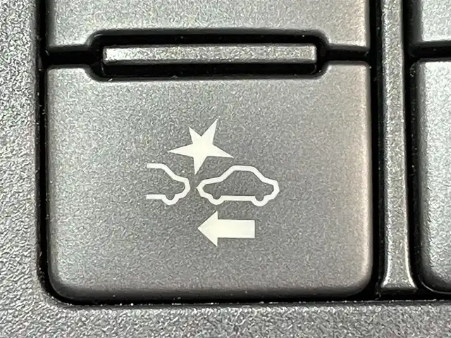 トヨタ シエンタ G セーフティエディション 愛知県 2020(令2)年 5.7万km ホワイトパールクリスタルシャイン 純正ナビ/衝突軽減ブレーキ/両側電動スライドドア/パノラミックビューモニター/ビルトインETC/シートヒーター/LEDヘッドライト/ステアリングヒーター/フルセグTV/Bluetooth/コーナーセンサー/レーンキープアシスト/オートハイビーム/プッシュスタート/スマートキー/CD/DVD再生/アイドリングストップ/ミュージックサーバー/純正フロアマット/オートライト/禁煙車/後期モデル/ウィンカーミラー/電動格納ミラー/フォグランプ/横滑り防止装置/オートエアコン/パーキングサポートブレーキ/先行車発進