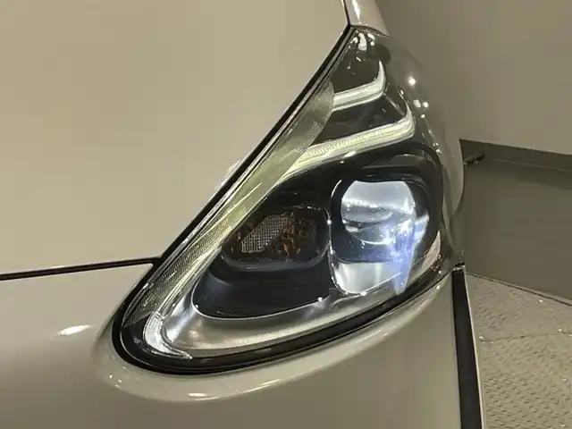 トヨタ シエンタ G セーフティエディション 愛知県 2020(令2)年 5.7万km ホワイトパールクリスタルシャイン 純正ナビ/衝突軽減ブレーキ/両側電動スライドドア/パノラミックビューモニター/ビルトインETC/シートヒーター/LEDヘッドライト/ステアリングヒーター/フルセグTV/Bluetooth/コーナーセンサー/レーンキープアシスト/オートハイビーム/プッシュスタート/スマートキー/CD/DVD再生/アイドリングストップ/ミュージックサーバー/純正フロアマット/オートライト/禁煙車/後期モデル/ウィンカーミラー/電動格納ミラー/フォグランプ/横滑り防止装置/オートエアコン/パーキングサポートブレーキ/先行車発進