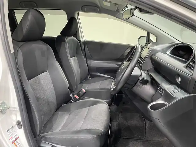 トヨタ シエンタ G セーフティエディション 愛知県 2020(令2)年 5.7万km ホワイトパールクリスタルシャイン 純正ナビ/衝突軽減ブレーキ/両側電動スライドドア/パノラミックビューモニター/ビルトインETC/シートヒーター/LEDヘッドライト/ステアリングヒーター/フルセグTV/Bluetooth/コーナーセンサー/レーンキープアシスト/オートハイビーム/プッシュスタート/スマートキー/CD/DVD再生/アイドリングストップ/ミュージックサーバー/純正フロアマット/オートライト/禁煙車/後期モデル/ウィンカーミラー/電動格納ミラー/フォグランプ/横滑り防止装置/オートエアコン/パーキングサポートブレーキ/先行車発進