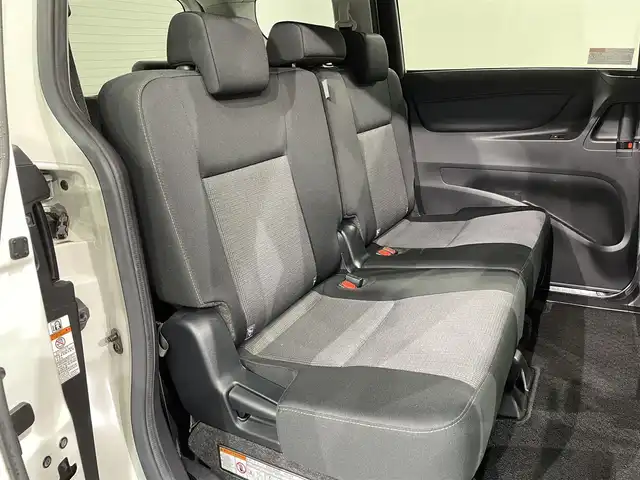 トヨタ シエンタ G セーフティエディション 愛知県 2020(令2)年 5.7万km ホワイトパールクリスタルシャイン 純正ナビ/衝突軽減ブレーキ/両側電動スライドドア/パノラミックビューモニター/ビルトインETC/シートヒーター/LEDヘッドライト/ステアリングヒーター/フルセグTV/Bluetooth/コーナーセンサー/レーンキープアシスト/オートハイビーム/プッシュスタート/スマートキー/CD/DVD再生/アイドリングストップ/ミュージックサーバー/純正フロアマット/オートライト/禁煙車/後期モデル/ウィンカーミラー/電動格納ミラー/フォグランプ/横滑り防止装置/オートエアコン/パーキングサポートブレーキ/先行車発進