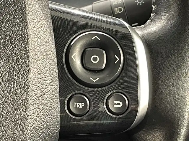 トヨタ シエンタ G セーフティエディション 愛知県 2020(令2)年 5.7万km ホワイトパールクリスタルシャイン 純正ナビ/衝突軽減ブレーキ/両側電動スライドドア/パノラミックビューモニター/ビルトインETC/シートヒーター/LEDヘッドライト/ステアリングヒーター/フルセグTV/Bluetooth/コーナーセンサー/レーンキープアシスト/オートハイビーム/プッシュスタート/スマートキー/CD/DVD再生/アイドリングストップ/ミュージックサーバー/純正フロアマット/オートライト/禁煙車/後期モデル/ウィンカーミラー/電動格納ミラー/フォグランプ/横滑り防止装置/オートエアコン/パーキングサポートブレーキ/先行車発進