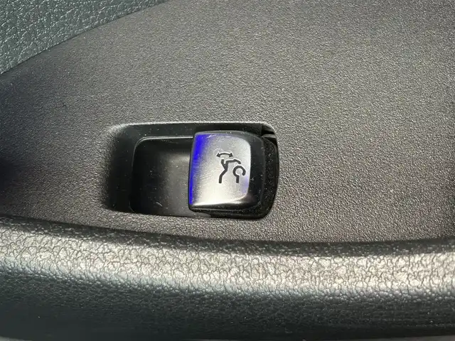 メルセデス・ベンツ Ｅ４００ 4マチック クーペ スポーツ 愛知県 2018(平30)年 5.9万km ダイヤモンドホワイト 4DW/エクスクルーシブパッケージ/　・パノラミックスライディングパノラミックルーフ/　・Burmesterサラウンドサウンド/　・エアバランスパッケージ/AIR　BODY　CONTROLサスペンション/レーダーセーフティーパッケージ/　・アクティブディスタンスアシストディストロニック/　・アクティブステアリングアシスト/　・アクティブブレーキアシスト/　・アクティブブラインドスポットアシスト/　・アクティブブレーンキーピングアシスト/　・トラフィックサインアシスト/360°カメラシステム/純正HDDナビ/　・フルセグTV/　・Bluetooth/　・AM/FM/　・USB/　・AppleCarPiay/　・AndroidAuto/本革シート/シートヒーター（前席）/シートクーラー（前席）/シートベンチレーター（前席）/メモリー付きパワーシート（前席）/パワーバックドア/ドライブレコーダー（前後）/純正フロアマット/純正19インチAW/コーナーセンサー（前後）/LEDヘッドライト/オートライト/カーテンエアバック/ビルトインETC/取説、保証書/スマートキー/スペアキー×１