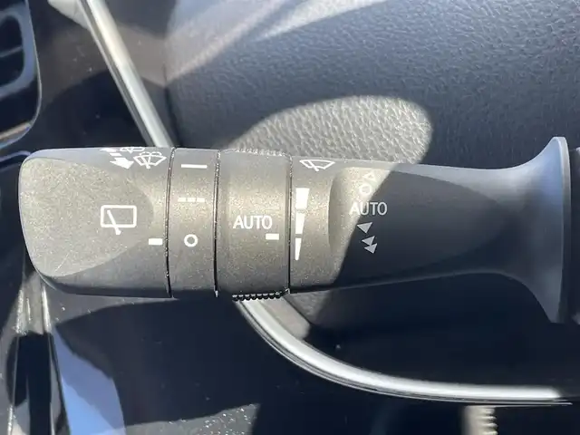 トヨタ プリウス A ツーリングセレクション 兵庫県 2016(平28)年 7.2万km エモーショナルレッド 純正9インチナビ/バックカメラ/Bluetoothオーディオ/フルセグTV/クルーズコントロール（追従）/レザーシート/シートヒーター/LEDヘッドライト/オートライト/コーナーセンサー/社外エアロ/革巻きステアリング