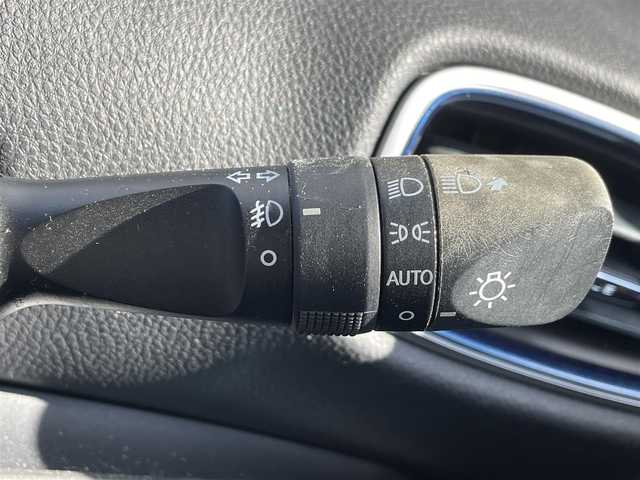 トヨタ プリウス A ツーリングセレクション 兵庫県 2016(平28)年 7.2万km エモーショナルレッド 純正9インチナビ/バックカメラ/Bluetoothオーディオ/フルセグTV/クルーズコントロール（追従）/レザーシート/シートヒーター/LEDヘッドライト/オートライト/コーナーセンサー/社外エアロ/革巻きステアリング