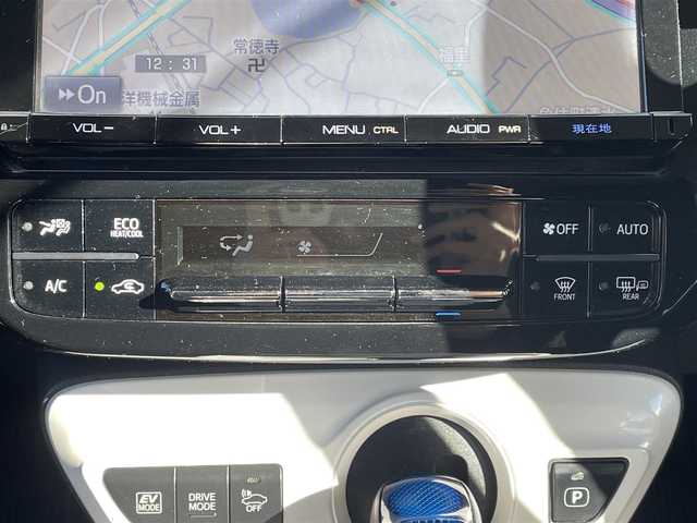 トヨタ プリウス A ツーリングセレクション 兵庫県 2016(平28)年 7.2万km エモーショナルレッド 純正9インチナビ/バックカメラ/Bluetoothオーディオ/フルセグTV/クルーズコントロール（追従）/レザーシート/シートヒーター/LEDヘッドライト/オートライト/コーナーセンサー/社外エアロ/革巻きステアリング