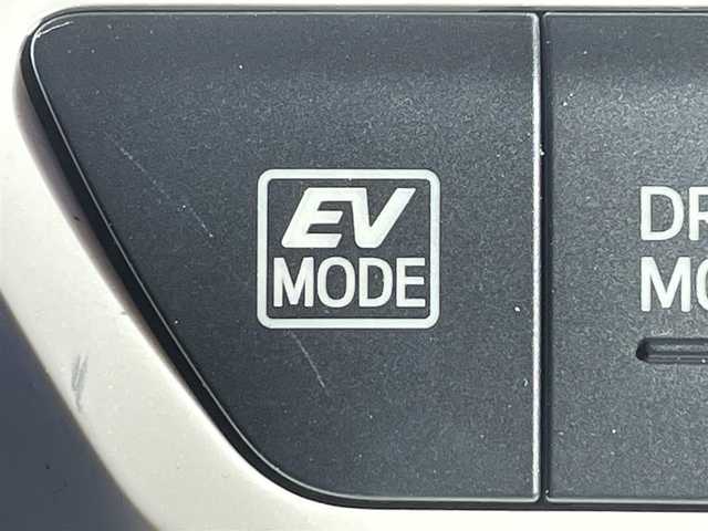 トヨタ プリウス A ツーリングセレクション 兵庫県 2016(平28)年 7.2万km エモーショナルレッド 純正9インチナビ/バックカメラ/Bluetoothオーディオ/フルセグTV/クルーズコントロール（追従）/レザーシート/シートヒーター/LEDヘッドライト/オートライト/コーナーセンサー/社外エアロ/革巻きステアリング