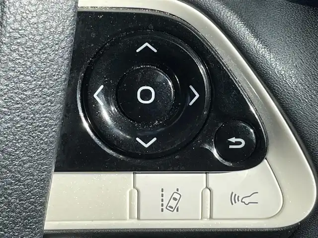 トヨタ プリウス A ツーリングセレクション 兵庫県 2016(平28)年 7.2万km エモーショナルレッド 純正9インチナビ/バックカメラ/Bluetoothオーディオ/フルセグTV/クルーズコントロール（追従）/レザーシート/シートヒーター/LEDヘッドライト/オートライト/コーナーセンサー/社外エアロ/革巻きステアリング