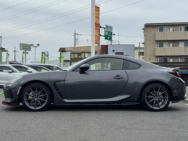 スバル ＢＲＺ S 千葉県 2022(令4)年 0.6万km マグネタイトグレーメタリック ワンオーナー/6速MT車/STiエアロパーツ/STiマフラ０/LEDヘッドライト/クルーズコントロール/純正SDナビ/Bluetooth/バックカメラ/DVD再生機能/ETC/革巻きステアリング/ハーフレザーシート/シートヒーター/純正フロアマット/純正18インチアルミホイール/取扱説明書＆保証書/プッシュスタート/スマートキー/スペアキー