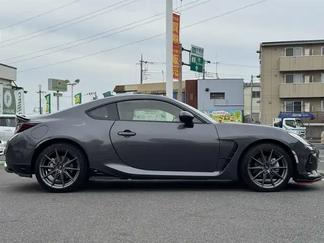 スバル ＢＲＺ S 千葉県 2022(令4)年 0.6万km マグネタイトグレーメタリック ワンオーナー/6速MT車/STiエアロパーツ/STiマフラ０/LEDヘッドライト/クルーズコントロール/純正SDナビ/Bluetooth/バックカメラ/DVD再生機能/ETC/革巻きステアリング/ハーフレザーシート/シートヒーター/純正フロアマット/純正18インチアルミホイール/取扱説明書＆保証書/プッシュスタート/スマートキー/スペアキー
