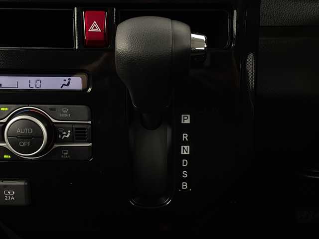 トヨタ ルーミー G 新潟県 2023(令5)年 2万km ブラックマイカメタリック ４WD/禁煙車/スマートアシスト/社外メモリナビ/　　CD/AM/FM/ワンセグ/BT/バックモニター/両側パワースライドドア/HIDオートライト/アイドリングストップ/USBポート/ステアリングスイッチ/電動格納ミラー/リアサンシェード/スペアキー/スマートキー/ETC
