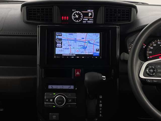 トヨタ ルーミー G 新潟県 2023(令5)年 2万km ブラックマイカメタリック ４WD/禁煙車/スマートアシスト/社外メモリナビ/　　CD/AM/FM/ワンセグ/BT/バックモニター/両側パワースライドドア/HIDオートライト/アイドリングストップ/USBポート/ステアリングスイッチ/電動格納ミラー/リアサンシェード/スペアキー/スマートキー/ETC