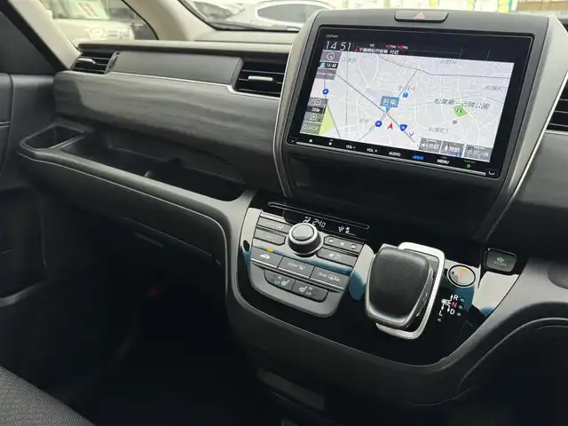ホンダ フリード ハイブリット G ホンダセンシング 千葉県 2020(令2)年 5.4万km クリスタルブラックパール Honda SENSING/　衝突軽減ブレーキ（CMBS）/　誤発進抑制機能/　歩行者事故低減ステアリング/　先行車発進お知らせ機能/　標識認識機能/　路外逸脱抑制機能/　アダプティブクルーズコントロール（ACC）/　車線維持支援/　システム（LKAS）/　後方誤発進抑制機能/純正8インチナビ/フルセグTV/Bluetooth/CarPlay/バックカメラ/D/N席シートヒーター/両側電動スライドドア/前後ドライブレコーダー/LEDライト/ETC/純正15インチAW