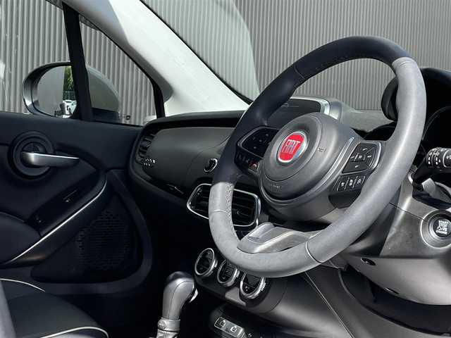 フィアット フィアット ５００Ｘ クロス 長野県 2021(令3)年 2.6万km ベージュ Ｕｃｏｎｎｅｃｔ/　ＣａｒＰｌａｙ/　ＡＣＣ　　/　レーンキープアシスト/　黒革シート/　ＰＷシート　/　ヒーター　/　LEDヘッドライト/　パークセンサー/　バックカメラ/　ＵＳＢ/　ルーフレール/　純正前後ドライブレコーダー