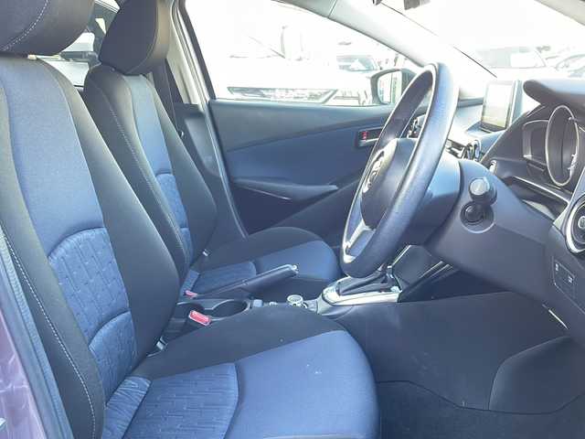 マツダ デミオ 13S 長野県 2014(平26)年 8万km スモーキーローズマイカ 禁煙車/純正ナビ/バックカメラ/ＢｌｕｅｔｏｏｔｈAudio/（ＵＳＢ／ＦＭ／ＡＭ）/社外15インチアルミホイール/ＥＴＣ/ドライブレコーダー/ステアリングスイッチ/アイドリングストップ/オートライト/スマートキー/プッシュスタート/電動格納ミラー/純正フロアマット/HIDライト/横滑り防止/ドアバイザー/Wエアバッグ/ABS