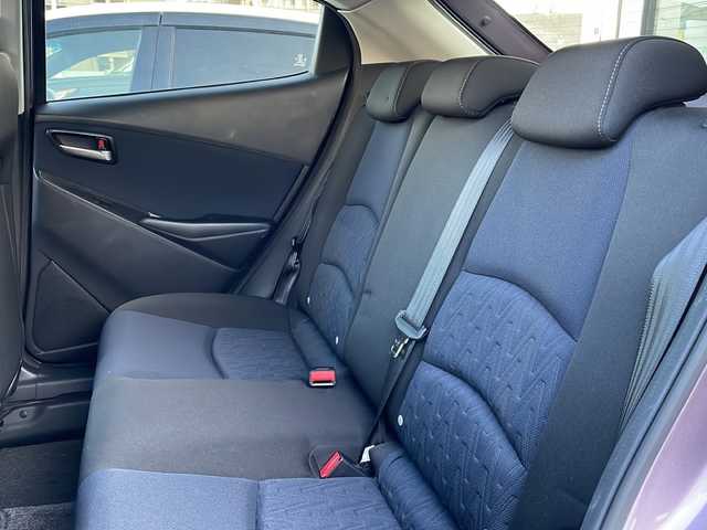 マツダ デミオ 13S 長野県 2014(平26)年 8万km スモーキーローズマイカ 禁煙車/純正ナビ/バックカメラ/ＢｌｕｅｔｏｏｔｈAudio/（ＵＳＢ／ＦＭ／ＡＭ）/社外15インチアルミホイール/ＥＴＣ/ドライブレコーダー/ステアリングスイッチ/アイドリングストップ/オートライト/スマートキー/プッシュスタート/電動格納ミラー/純正フロアマット/HIDライト/横滑り防止/ドアバイザー/Wエアバッグ/ABS