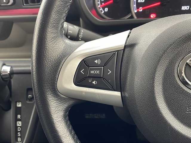 ダイハツ ブーン シルク Gパッケージ SAⅡ 兵庫県 2017(平29)年 4.1万km パールホワイトⅢ ・ワンオーナー車/・純正メモリナビ（フルセグ・USB・BT・SD・DVD）/・バックカメラ/・ETC/・ドライブレコーダー/・スマートアシストII/・レーザーレーダー単眼カメラ/・衝突回避支援ブレーキ/・車線逸脱防止支援/・先行者発進お知らせ機能/・横滑り防止装置/・アイドリングストップ/・ステアリングリモコン/・LEDオートライト/・フォグランプ/・純正14インチアルミホイール/・純正フロアマット/・ドアバイザー/・ベンチシート/・シートリフター/・スマートキー/・プッシュスタート/・スペアキー/・保証書/・取扱説明書/・ワンオーナー